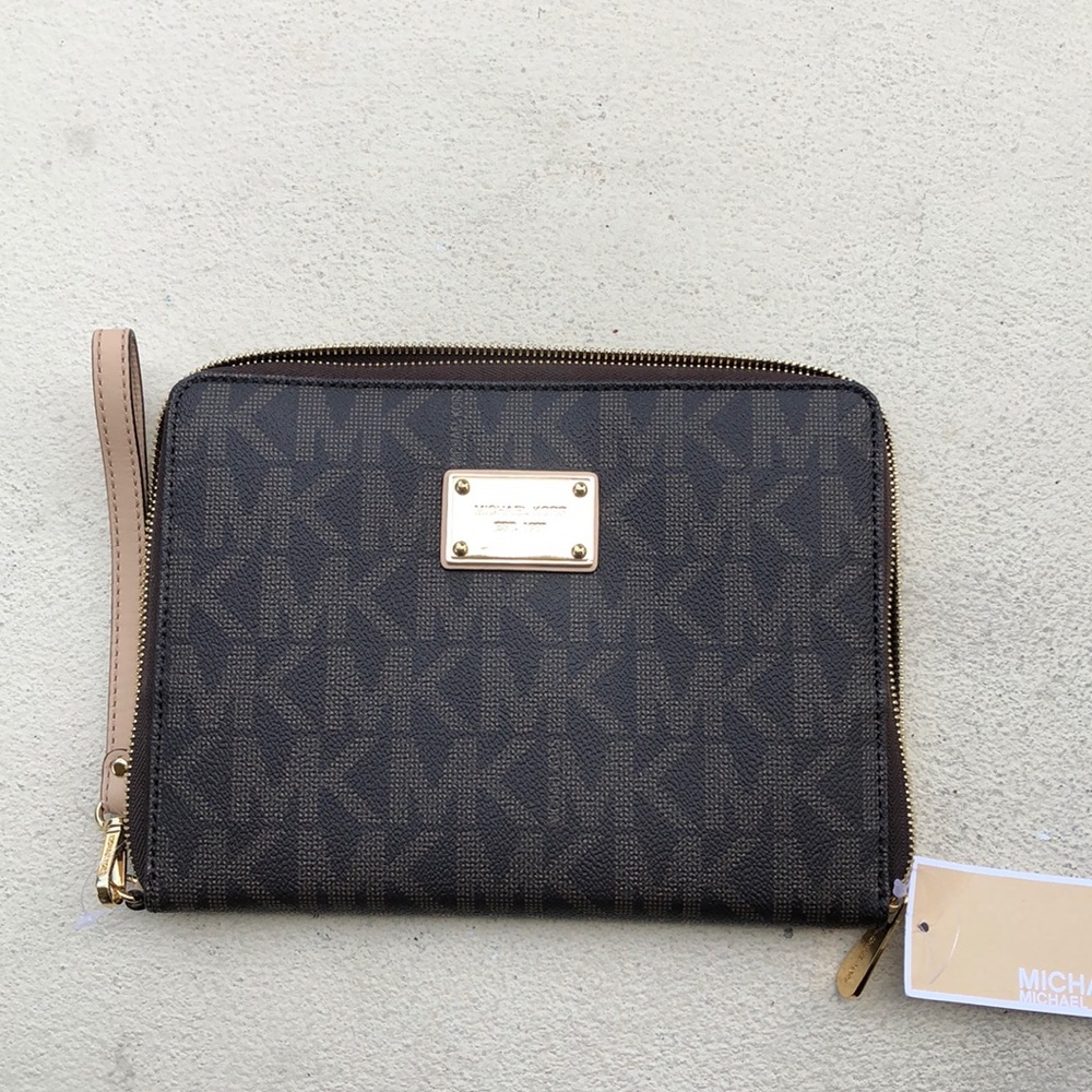 BRAND NEW! Michael Kors Tablet Kindle Travel Case